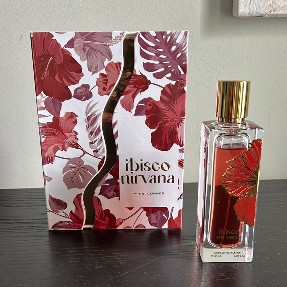 Ibisco Nirvana by Paris Corner